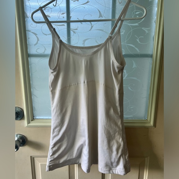 Flexes smoothing shape-wear tank top in 2XL. Cream color, adjustable straps. - Picture 6 of 6